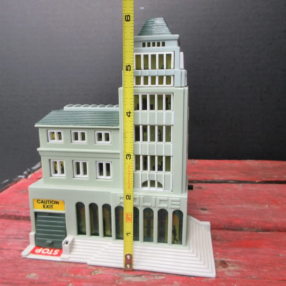 VTG 1989 Lewis Galoob Micro Machines Police Station Building Light-Up WORKS